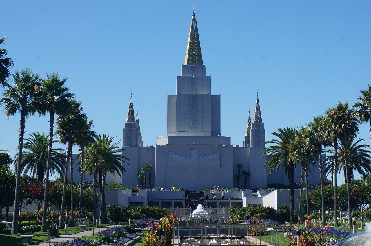 20 key differences between the New Testament Church (often referre